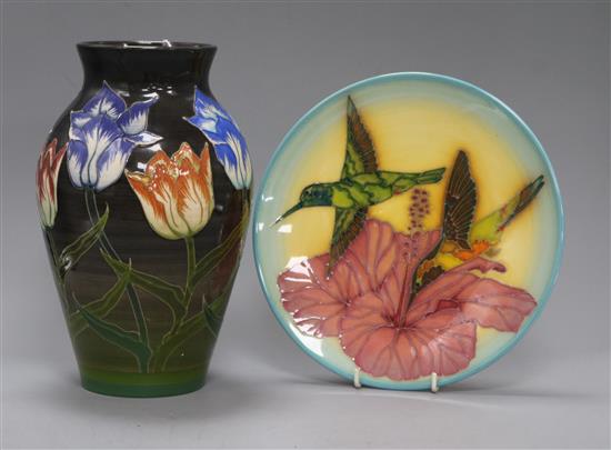 Sally Tuffin for Dennis Chinaworks - a tulip vase and a hummingbird dish Vase H.26cm